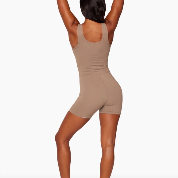 SET Active Shortysuit Jumpsuit - Picture 2 of 5